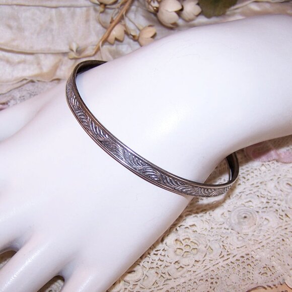 Art Deco Sterling Silver 3/16" Bangle Bracelet - Curled Leaf Design - Picture 3 of 6